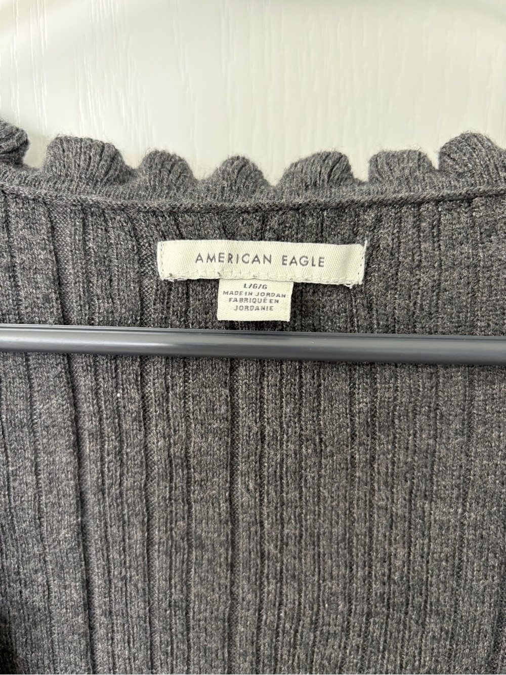 American Eagle Gray Cropped Lightweight Button Up Cardigan Size Large - Picture 3 of 5
